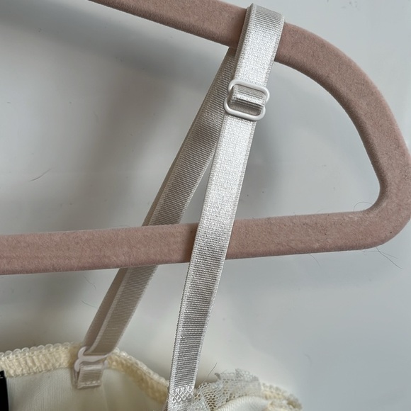 NWOT SAY WHAT Elegant Cream Lace Bustier Top, Size L - Picture 4 of 8